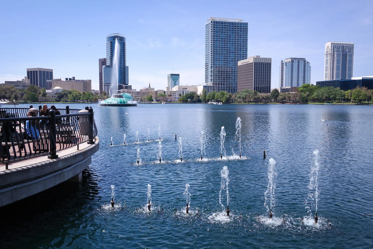 Lake Eola and its fountain in downtown Orlando