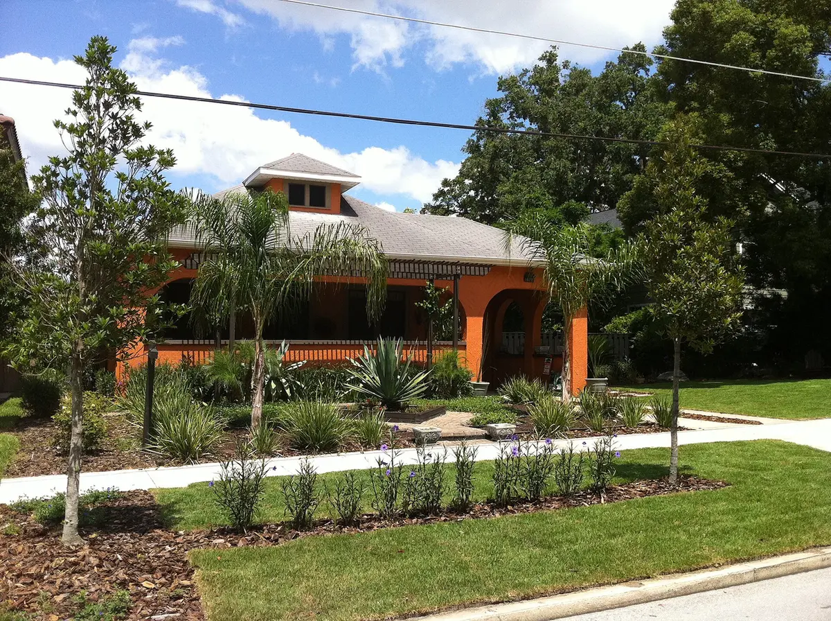A 1934 cottage in the Lake Ivanhoe Historic District of Orlando's College Park neighborhood