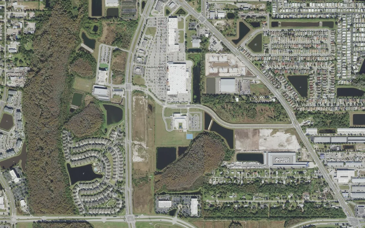 Vista Pointe Elementary School's campus (center) and the neighborhood around it on Market Place Drive in Orlando, seen from the air